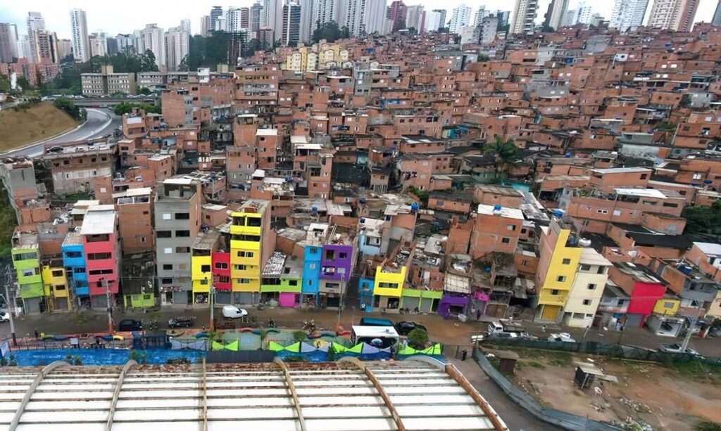 g10-favelas-em-paraisopolis-e1669065812180_1-1024x613 Desigualdade social: Relatório Oxfam mostra que a riqueza está cada vez mais concentrada nas mãos de poucos