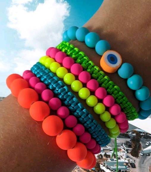 mix-de-pulseiras-cores-de-verao-333-pulseiras Coleção Shein 2024, Tendências, Dicas e Cupons Atualizado