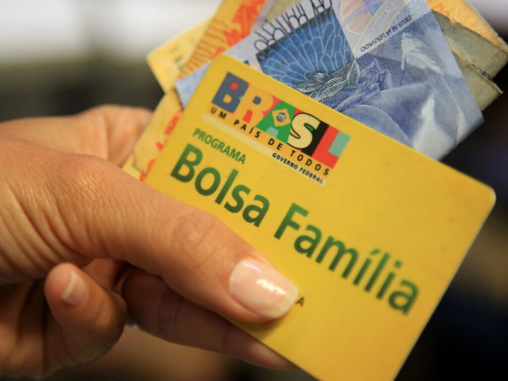 bolsa-familia-1024x768 Mito ou Verdade: Haverá 13º do Bolsa Família em 2024?